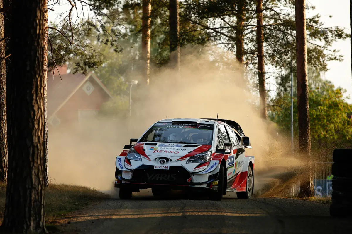 WRC 2019 Finlandia. Tutto in 2 secondi. Latvala-Meeke, Toyota, Tanak dietro a Lappi (7)