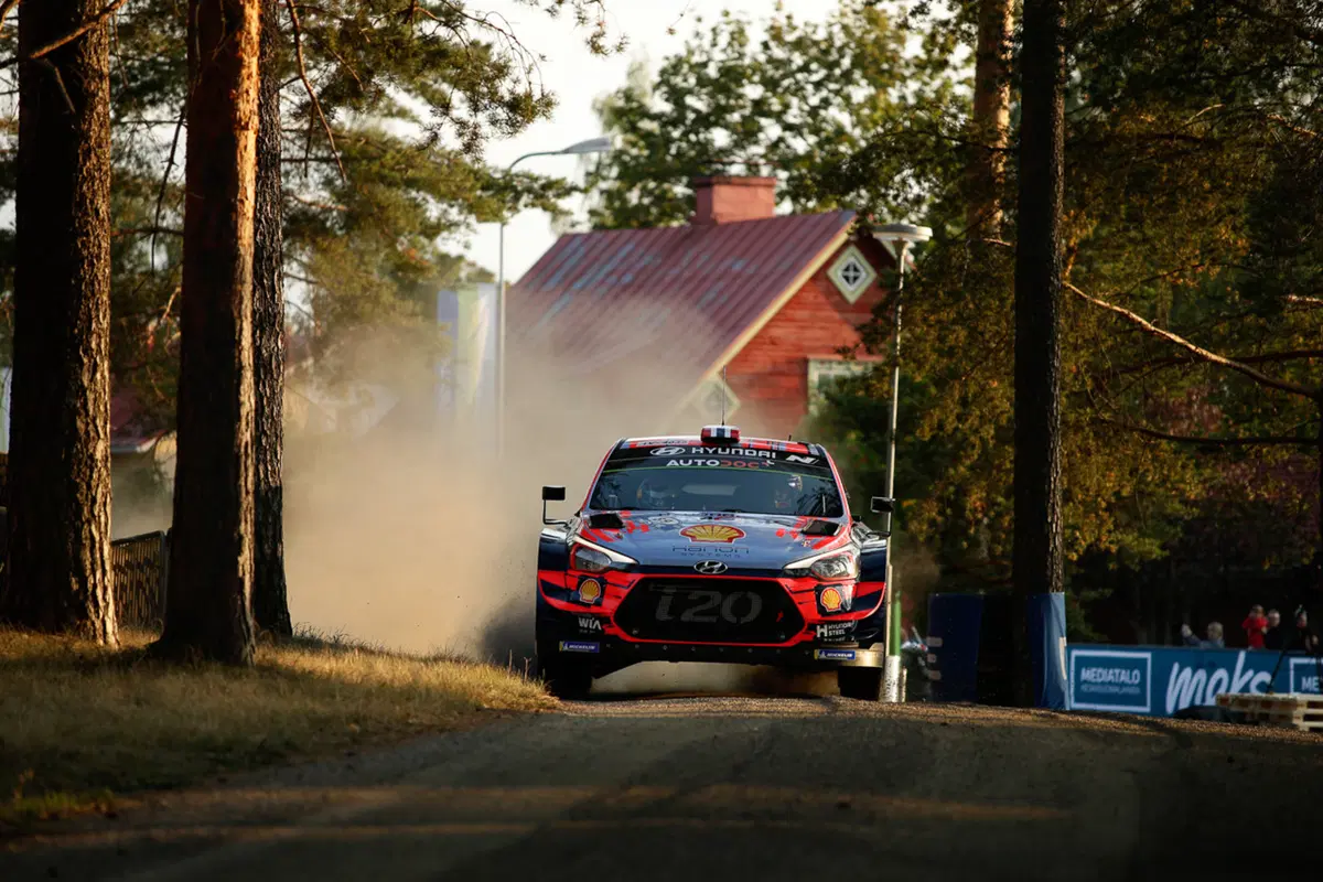 WRC 2019 Finlandia. Tutto in 2 secondi. Latvala-Meeke, Toyota, Tanak dietro a Lappi (8)