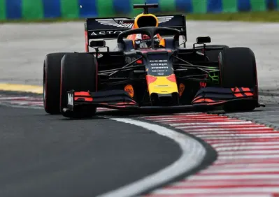 F1, GP Ungheria 2019: pole per Verstappen. Quarto Leclerc
