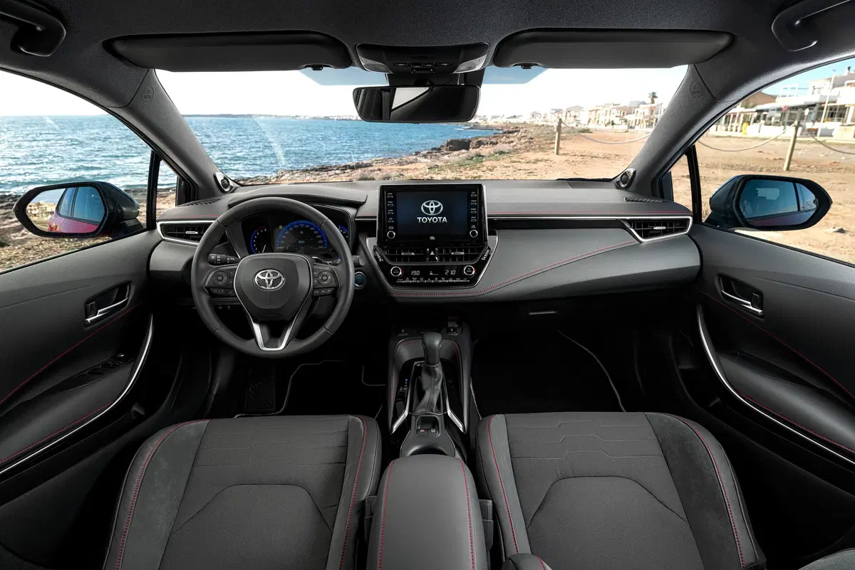Toyota Corolla 2019, 180 CV Hybrid e linea molto personale [Video] (10)