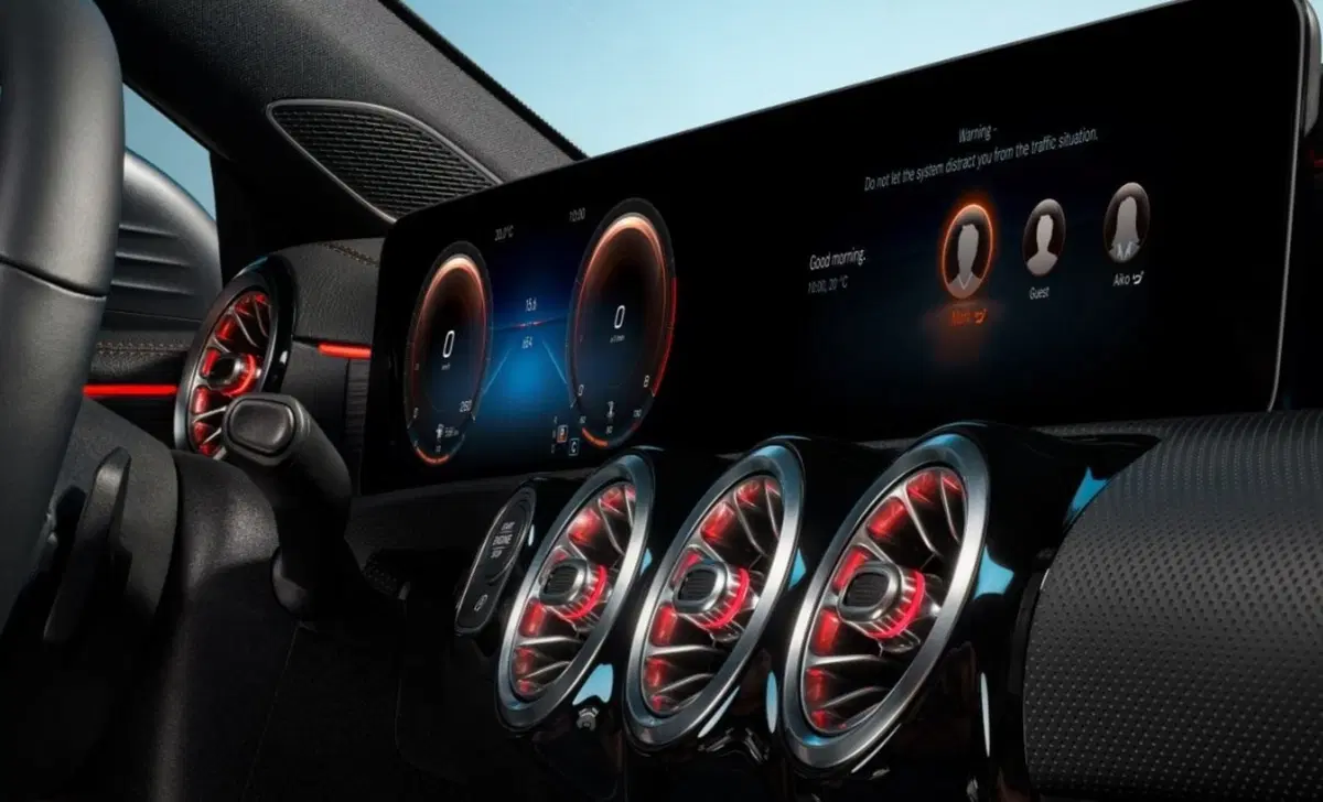 Mercedes-Benz CLA 220 Automatic 4Matic Business (43)