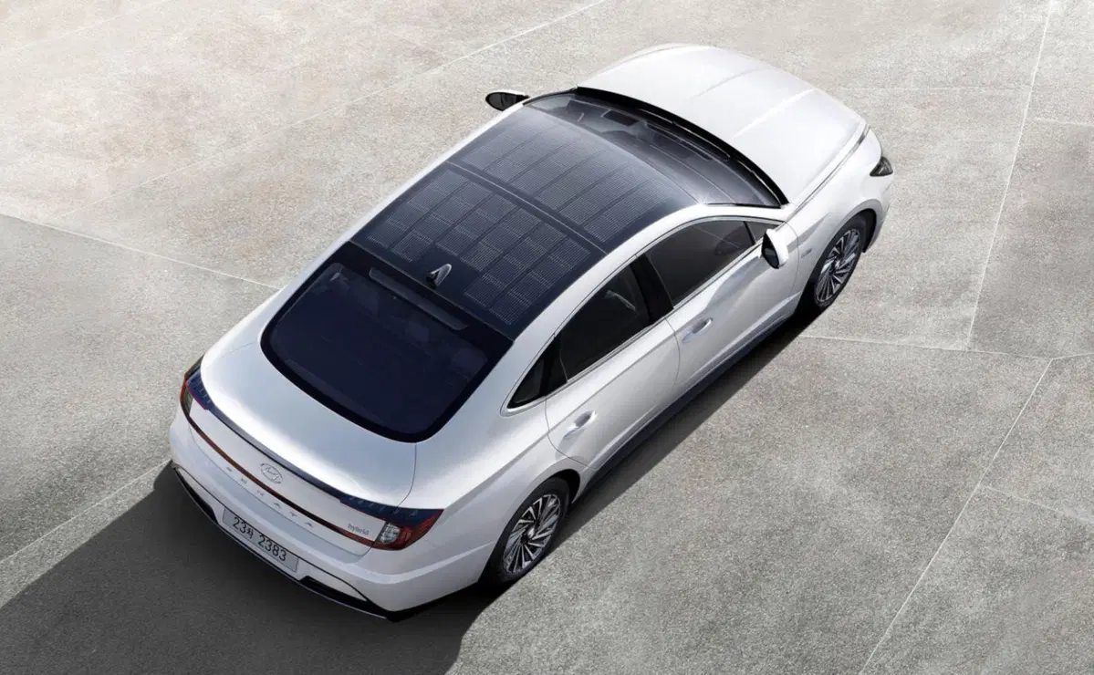 Pannelli solari per auto | Eccoli sulla Hyundai Sonata Hybrid (2)