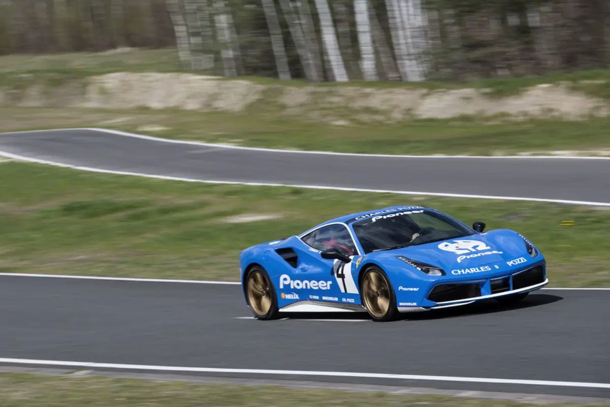 Ferrari 488 GTB, omaggio al Tour de France 1981-1982 (12)