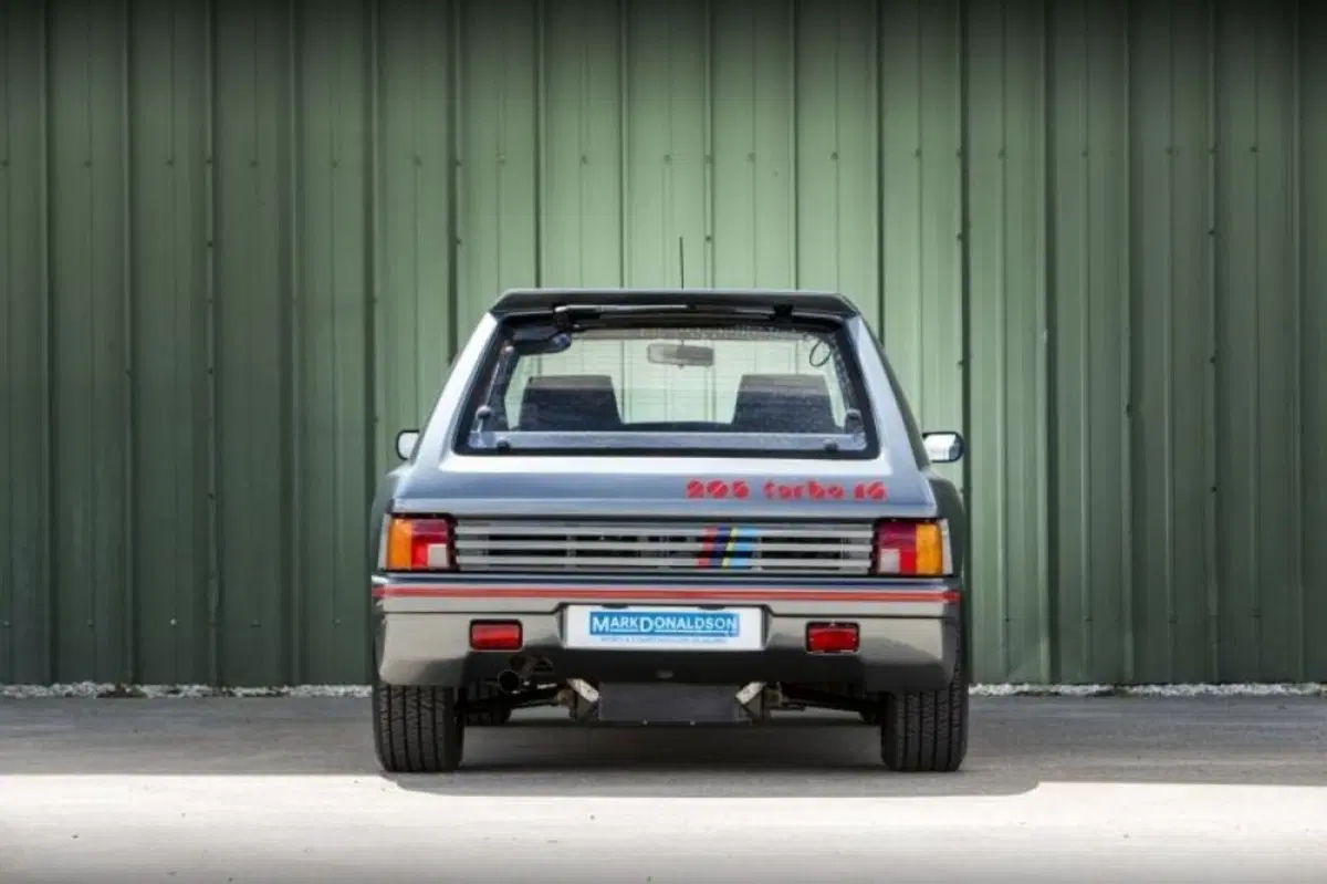 Peugeot 205 T16 | 172.000 euro posson bastare... (4)