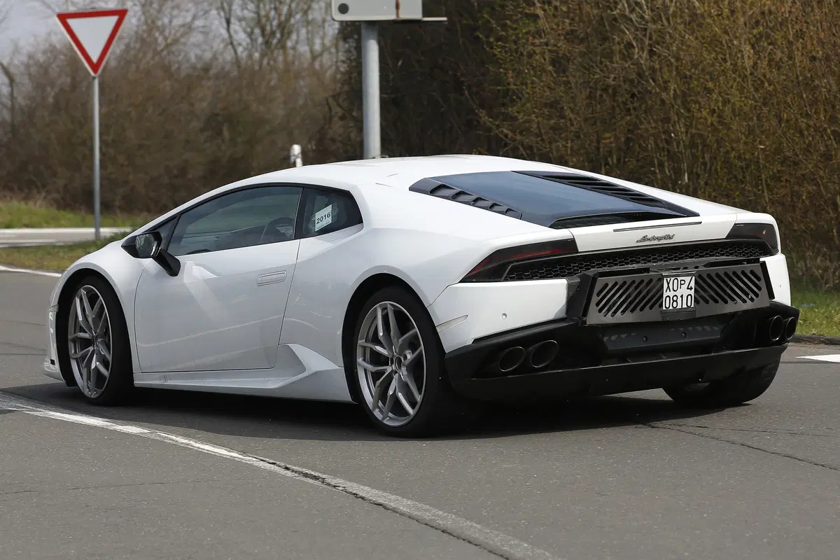 Lamborghini Huracán, in arrivo la Superleggera (6)