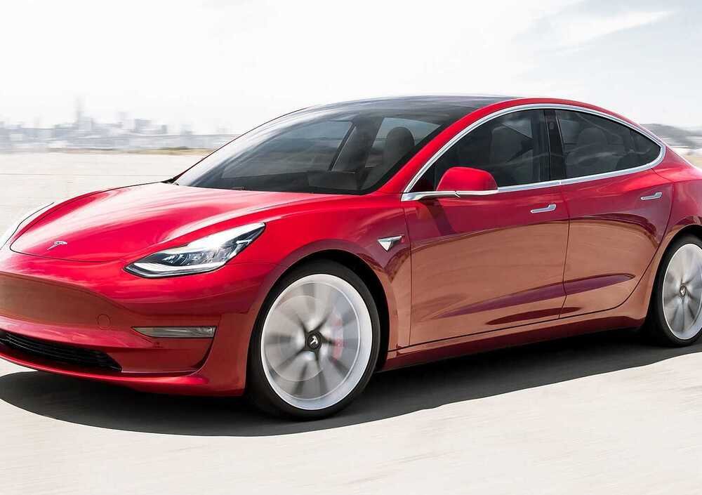 Tesla Model 3 | Da sola vende pi&ugrave; che Alfa Romeo