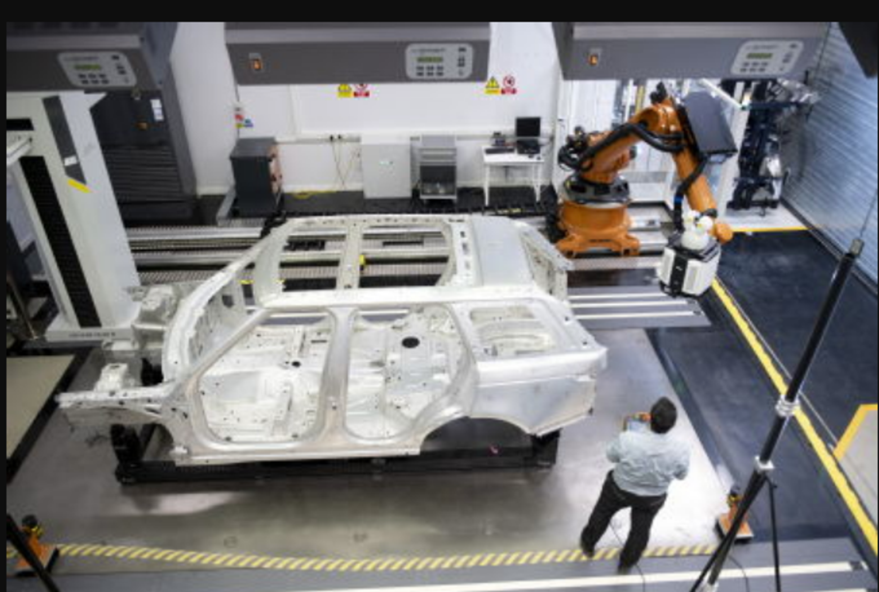 Robot e tecnologie laser: insieme nella nuova frontiera della produzione automobilistica