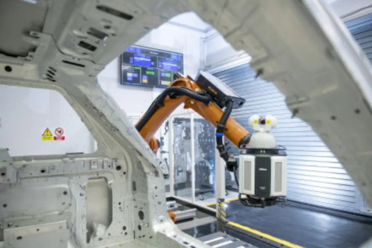 Robot e tecnologie laser: insieme nella nuova frontiera della produzione automobilistica (2)