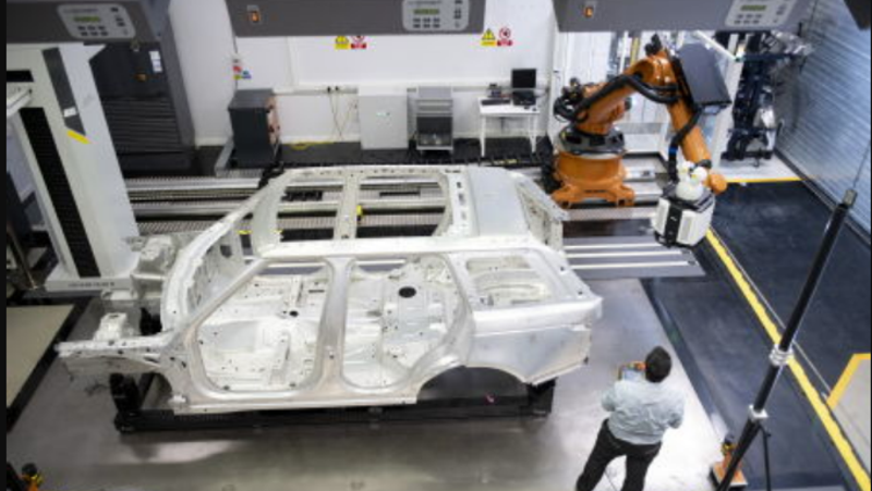 Robot e tecnologie laser: insieme nella nuova frontiera della produzione automobilistica