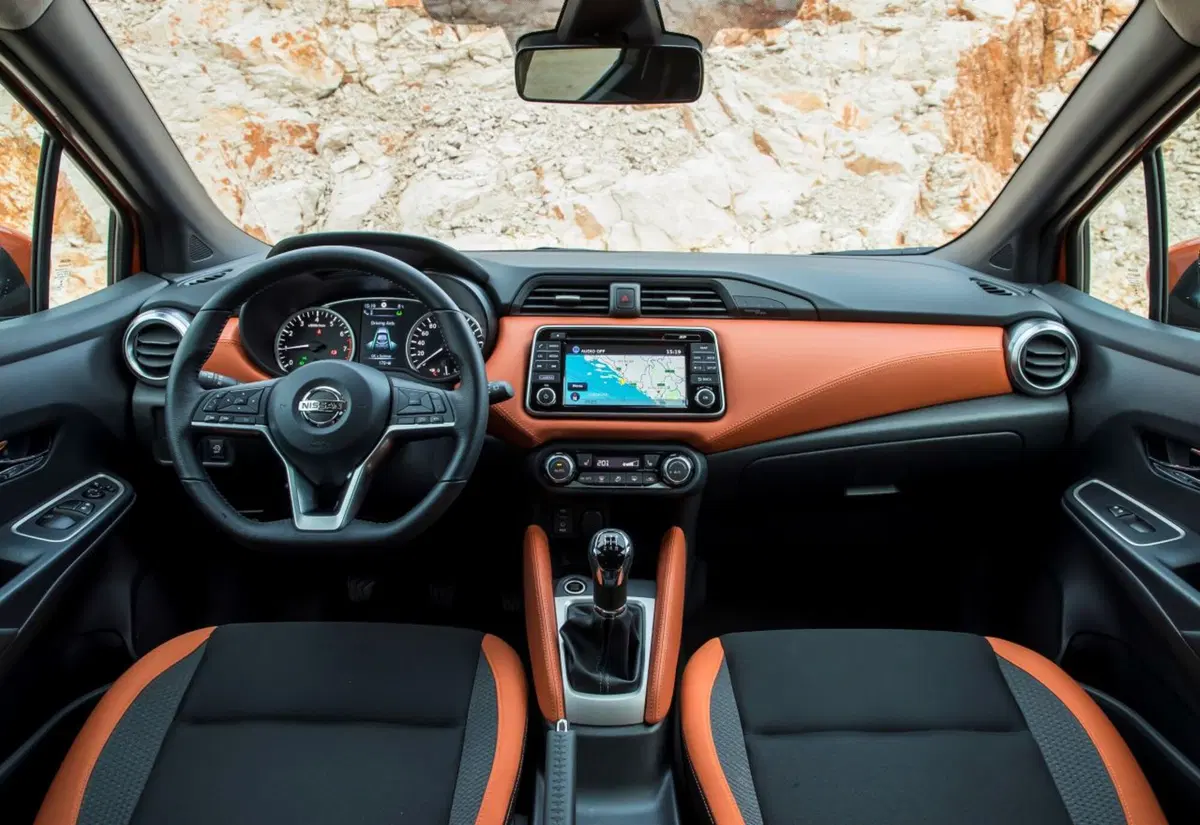 Nissan Micra IG-T 100 Xtronic 5 porte Tekna (11)