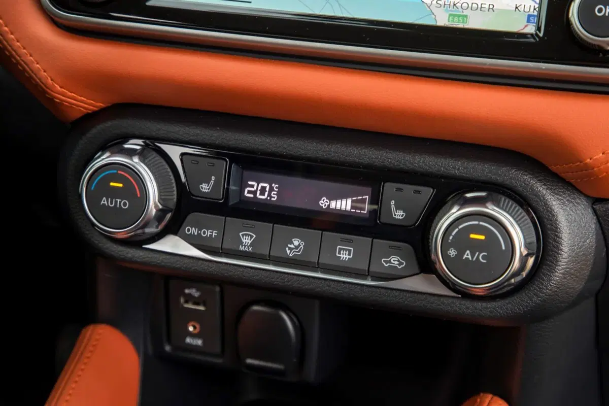 Nissan Micra IG-T 100 Xtronic 5 porte Tekna (19)