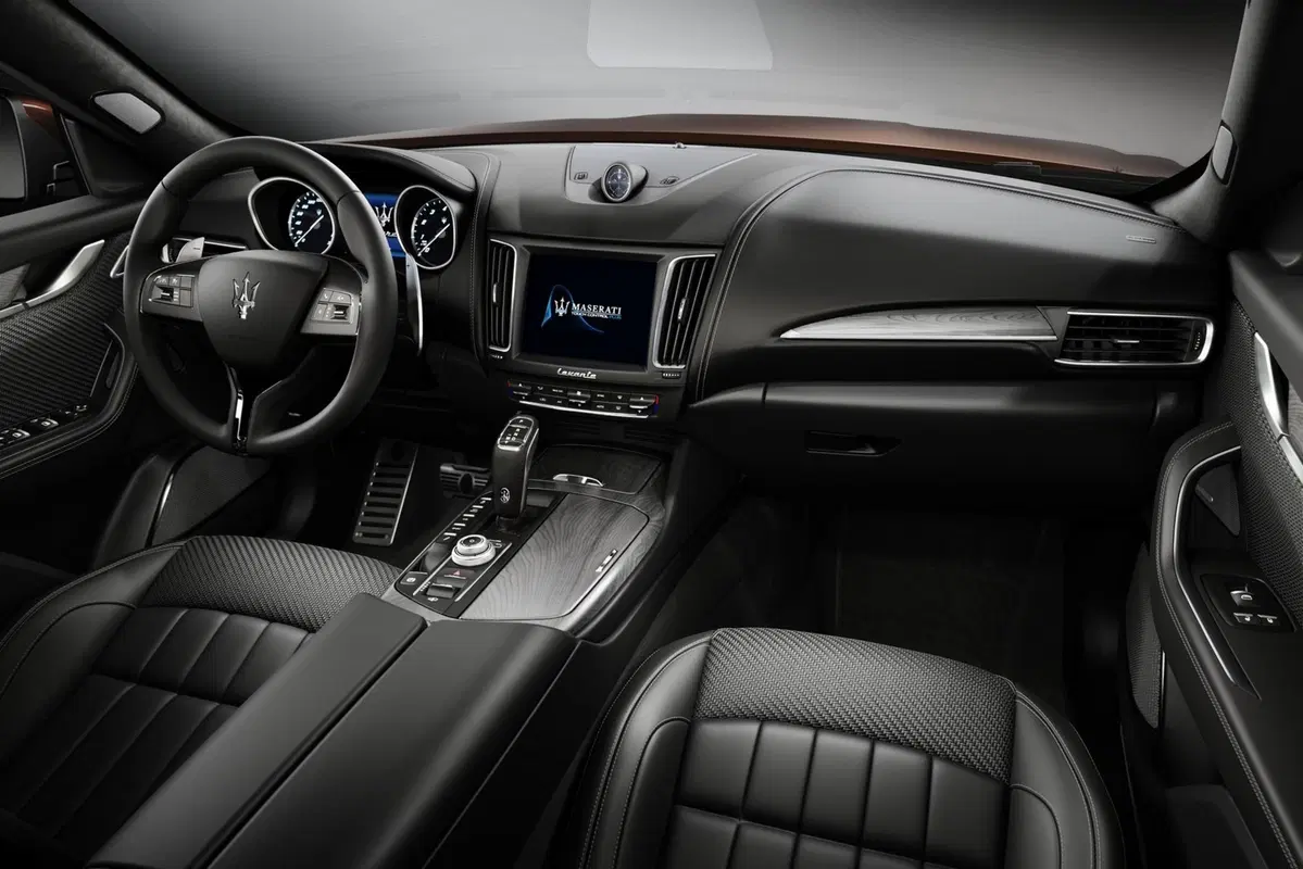 Maserati a Monterey Car Week: fascino italiano sempre top con special Levante e Quattroporte [foto gallery] (5)