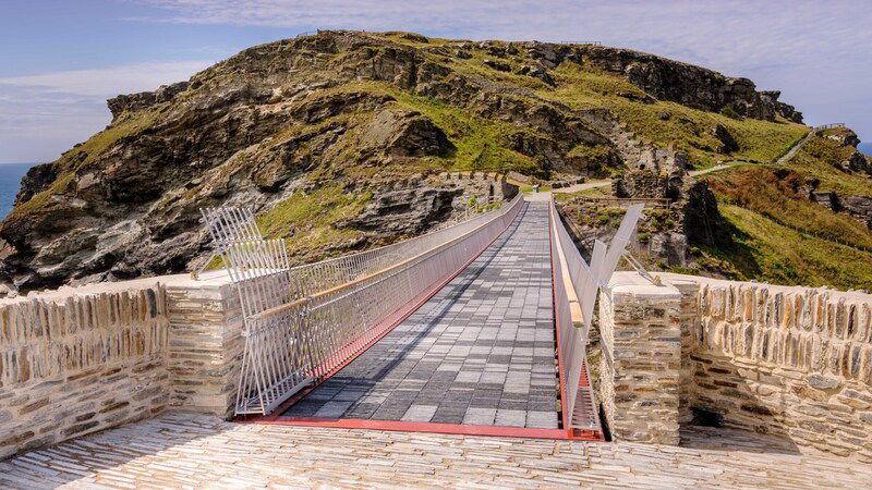 Inaugurato ponte per raggiungere Castello di re Art&ugrave; in Cornovaglia  [video]