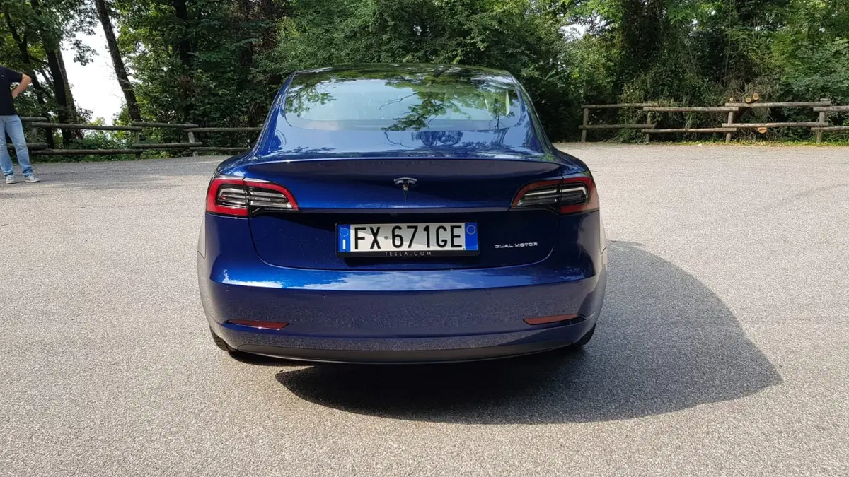 Tesla Model 3: provata e recensita dai Galebordons [video] (2)