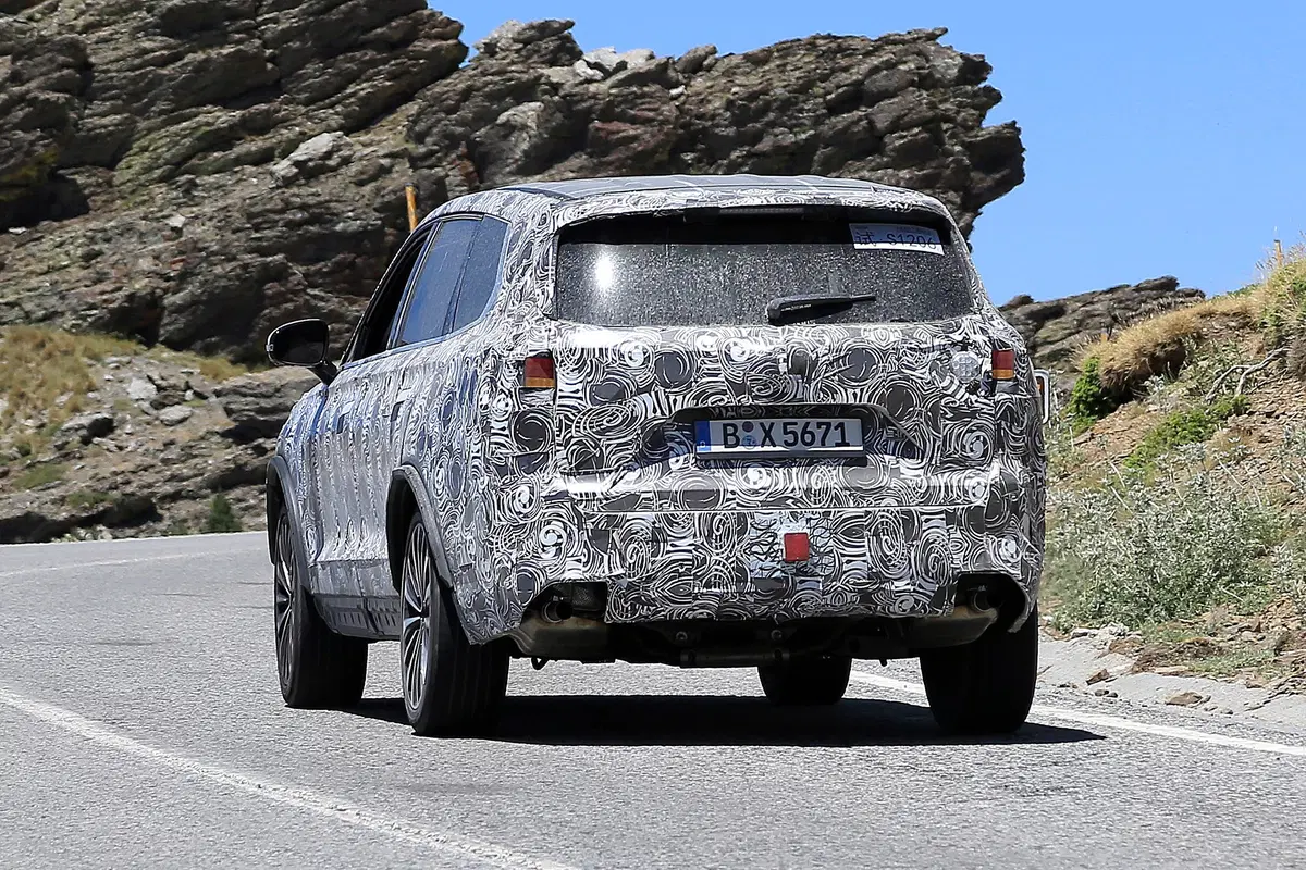 BMW Brilliance ibrida Plug-in (2)