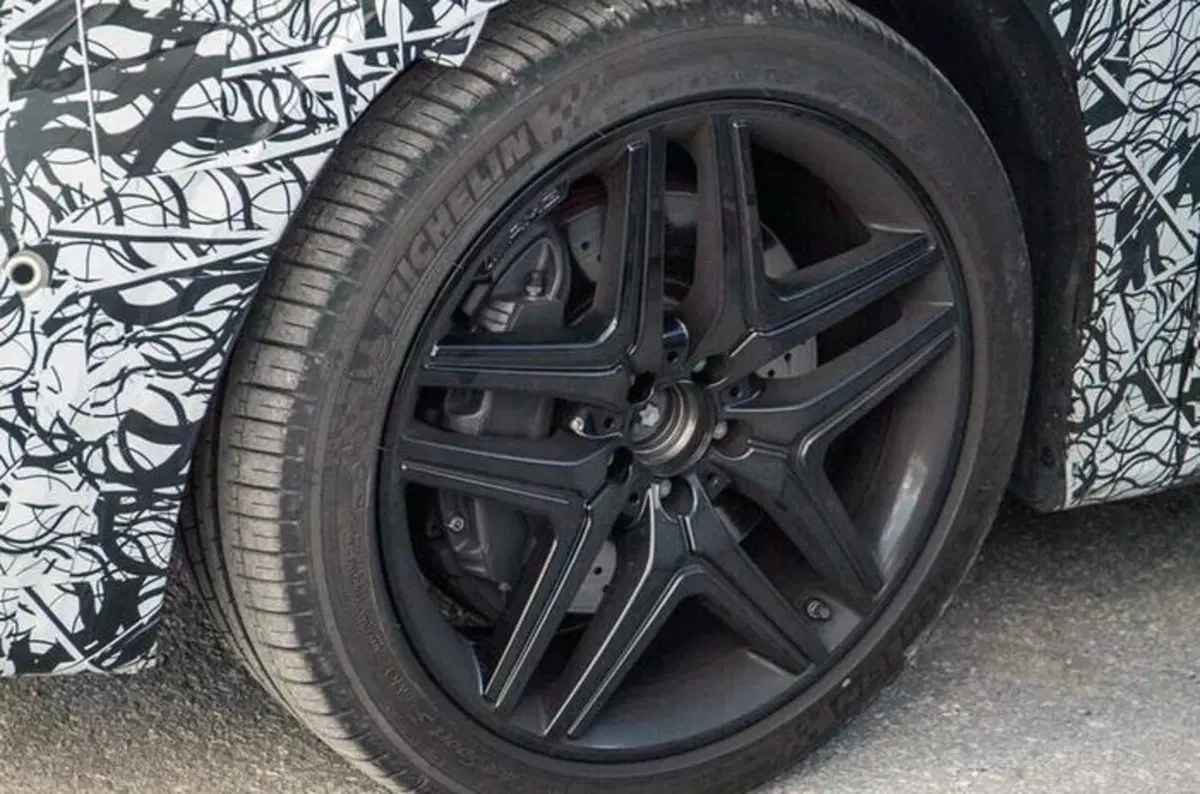 Mercedes sbanca il segmento C-SUV con i nuovi AMG GLB 35 e 45 4Matic ibridi (3)