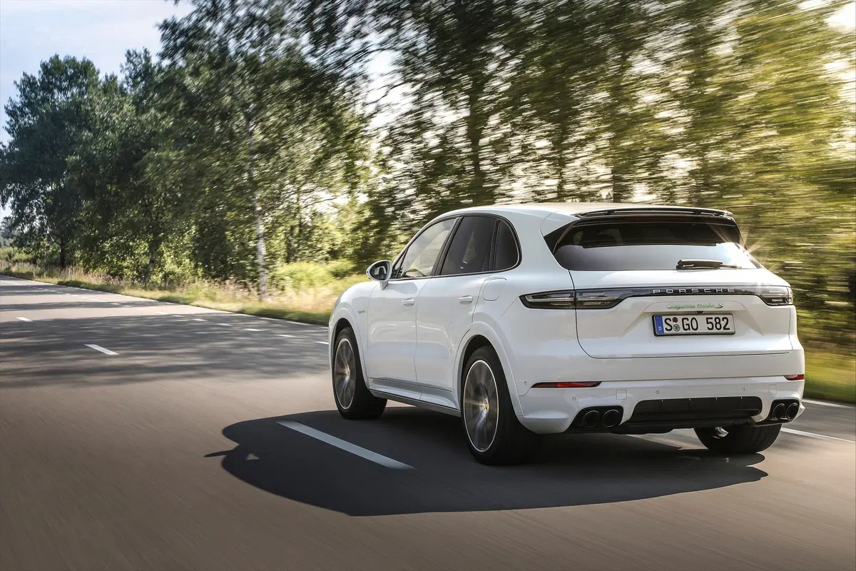 Porsche Cayenne plug-in Hybrid: e-Hybrid e Turbo S e-Hybrid, anche per la Coupé (3)