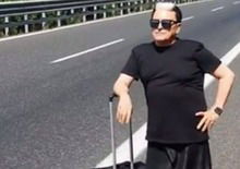 Malgioglio fermo in strada deve fare l'autostop [video]