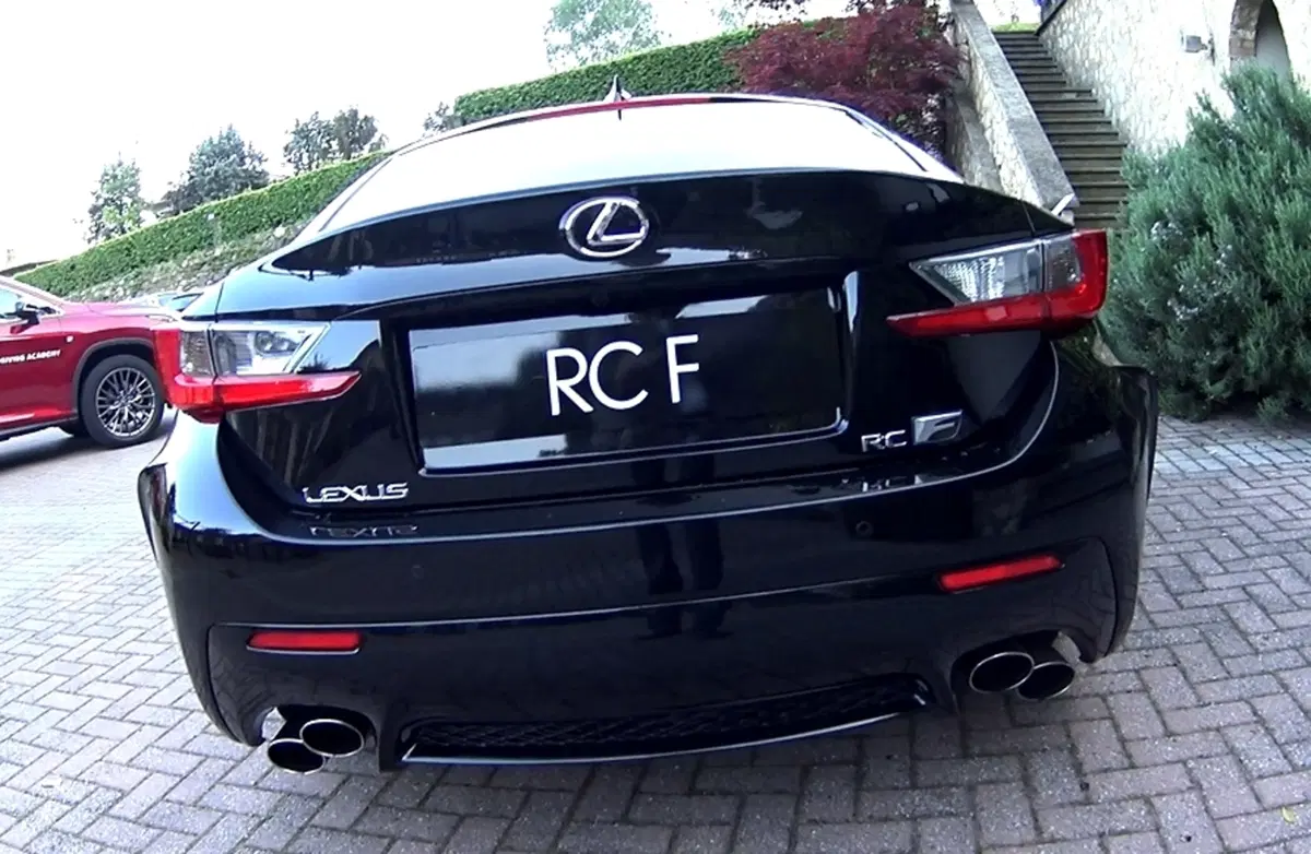 La Lexus RC-F in Italia: per ora a soli scopi dimostrativi (2)