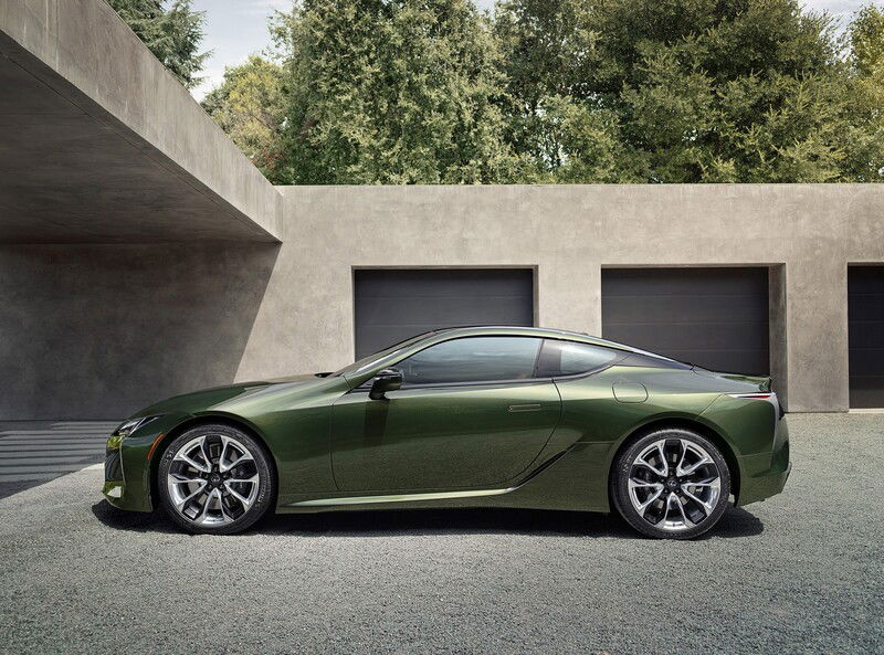 Il profilo laterale della Lexus LC Limited Edition 2020