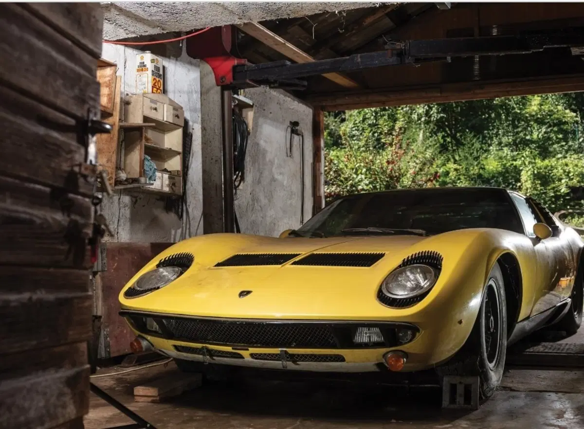 Lamborghini Miura P400 S all'asta. Perfetta, 1 milione il prezzo base