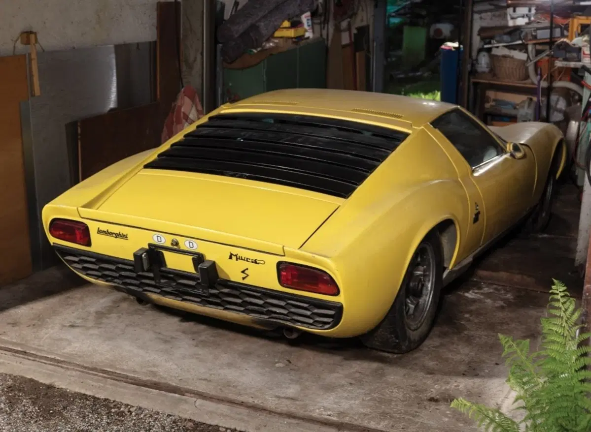 Lamborghini Miura P400 S all'asta. Perfetta, 1 milione il prezzo base (5)