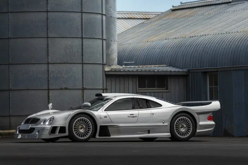 Mercedes CLK GTR, "tanta roba" come dicono molti che nemmeno la potranno mai toccare. Meglio della AMG One, per ora diciamo noi