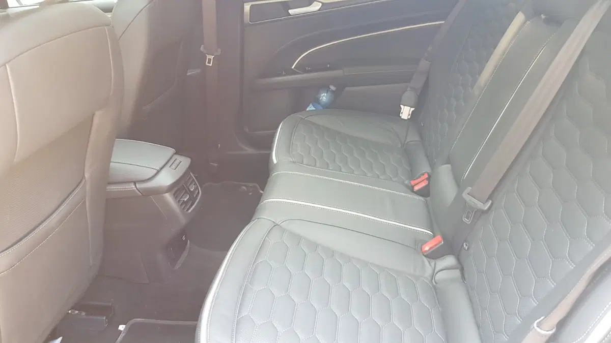 Ford Mondeo Hybrid: la full optional che soddisfa e non esagera (5)