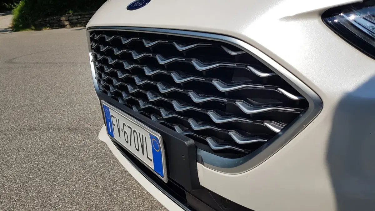 Ford Mondeo Hybrid: la full optional che soddisfa e non esagera (6)