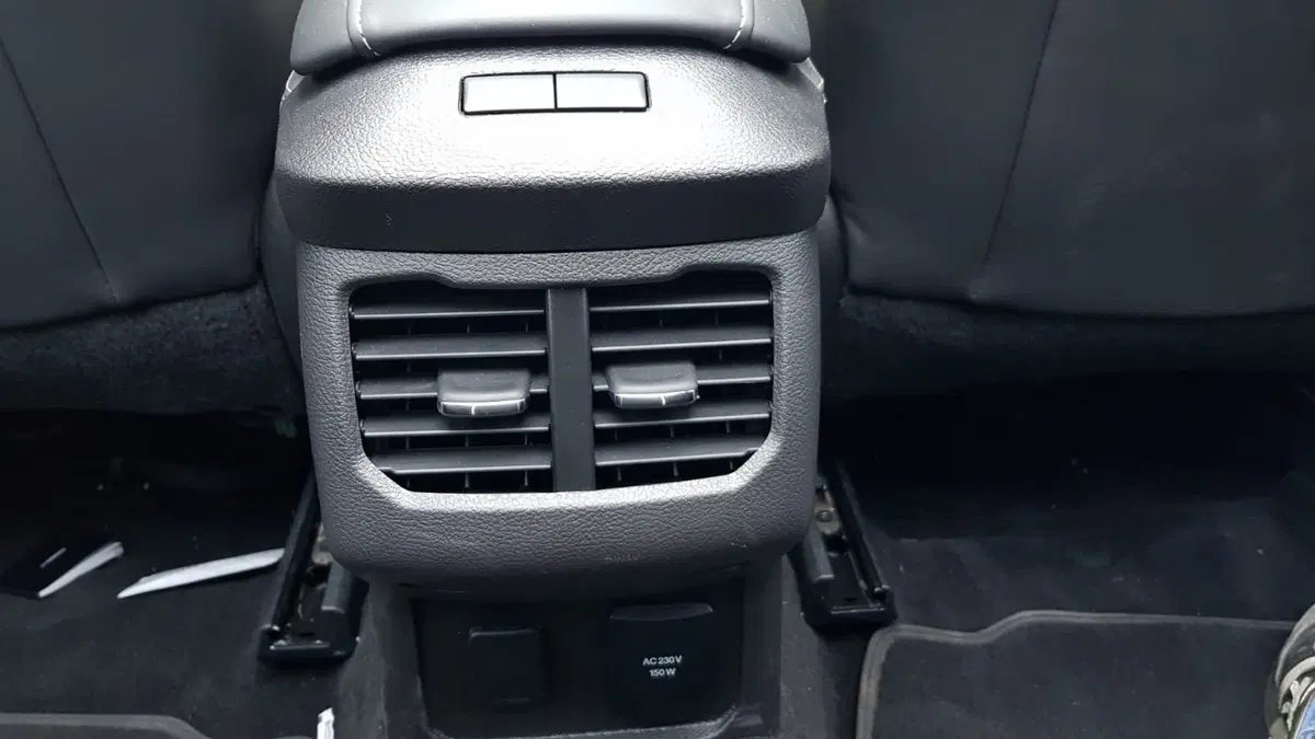 Ford Mondeo Hybrid: la full optional che soddisfa e non esagera (8)