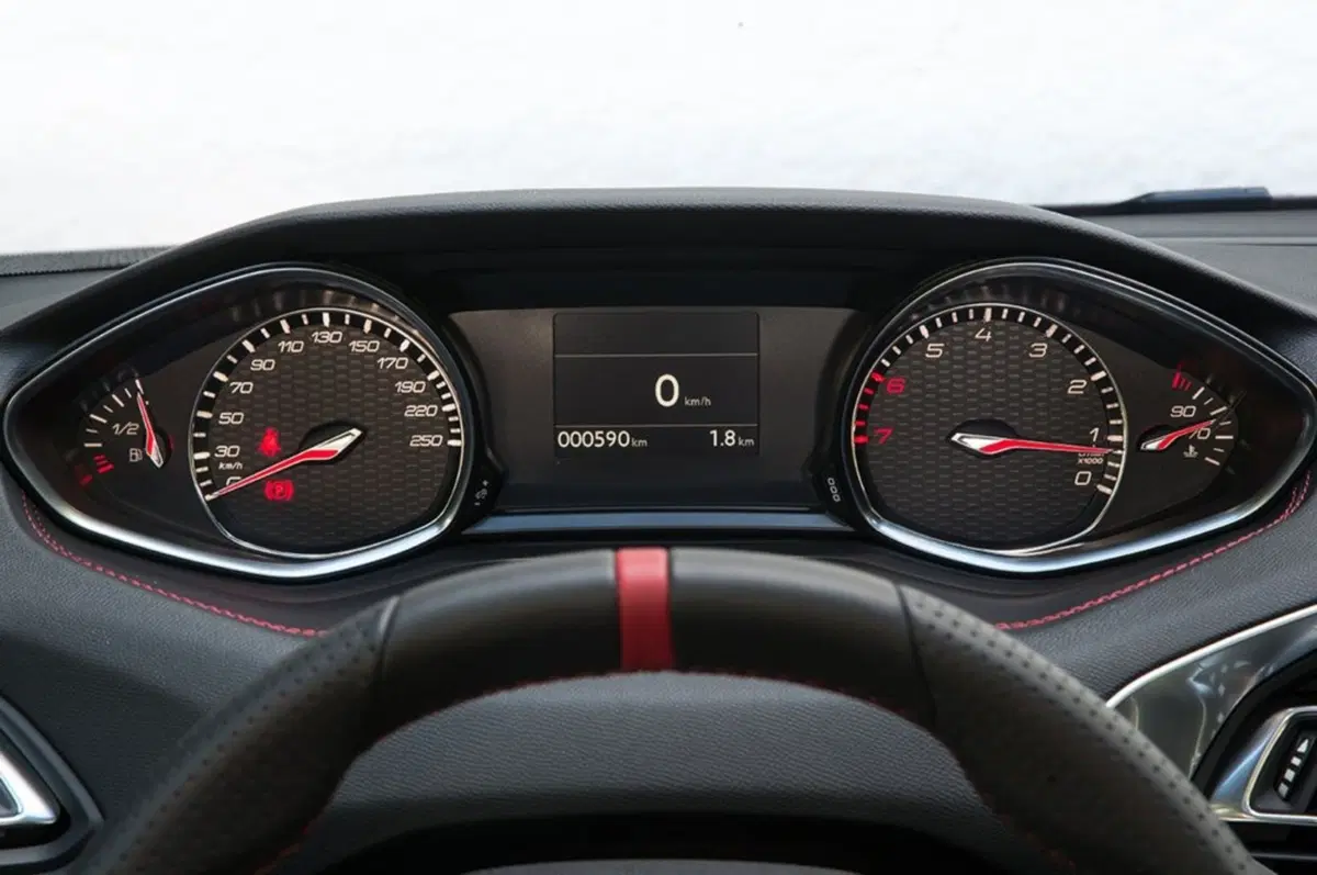 Peugeot 308 BlueHDi 130 S&S GT Line (34)