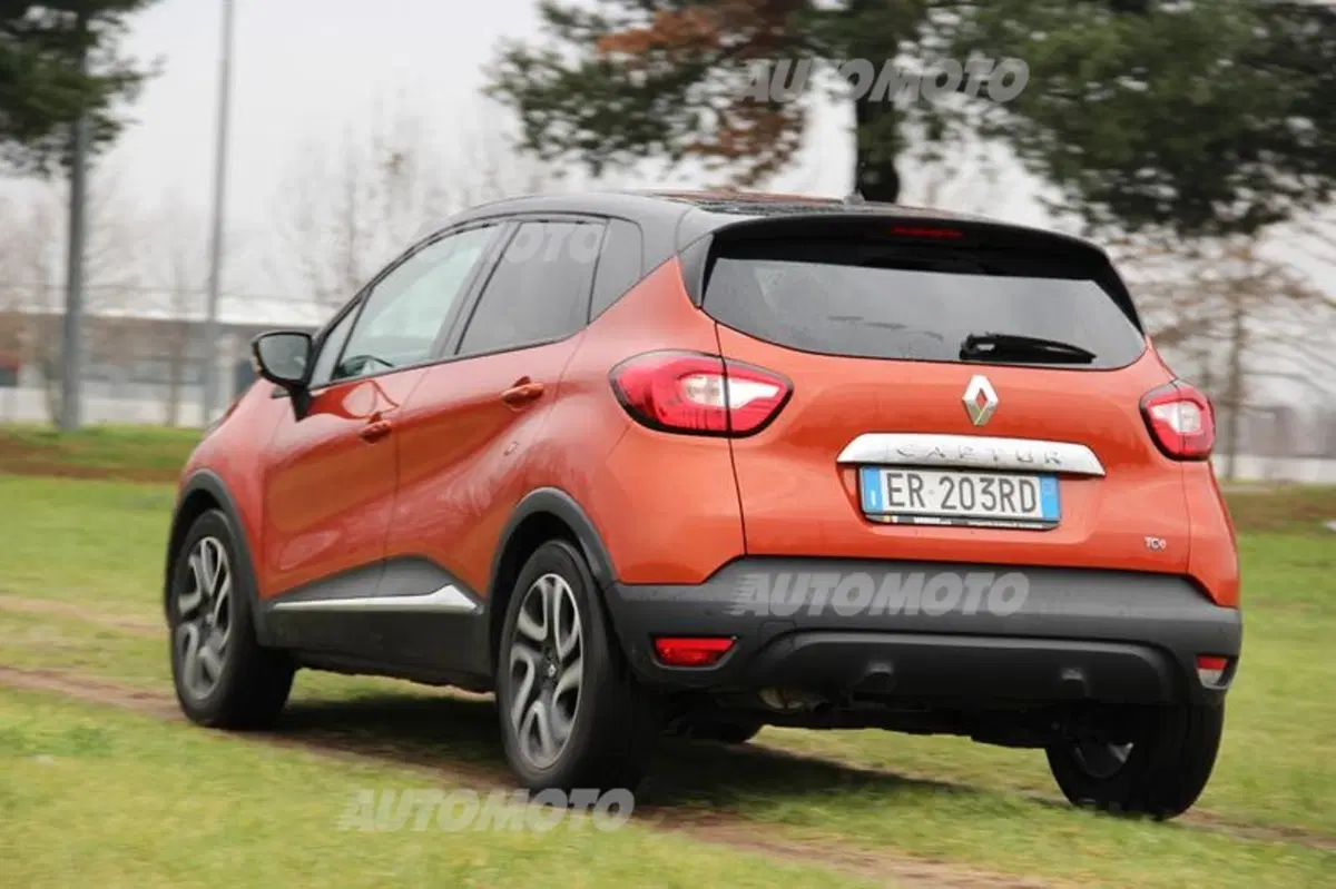 Renault Captur TCe 120 CV Start&Stop Energy Initiale Paris (4)