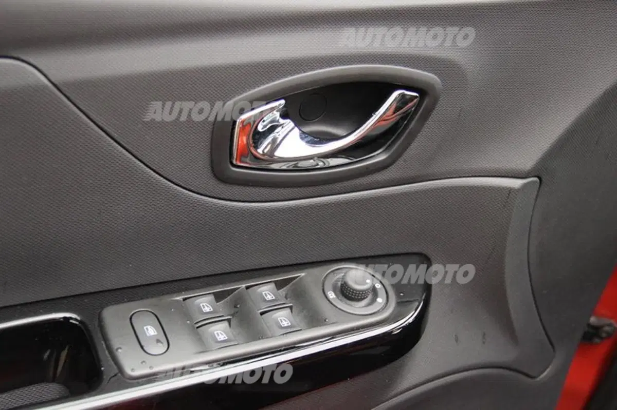 Renault Captur TCe 120 CV Start&Stop Energy Initiale Paris (25)