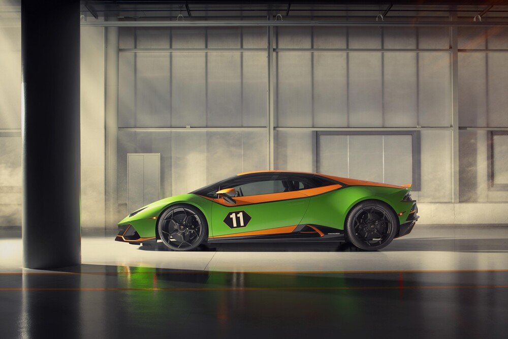 La grafica corsaiola della Lamborghini Huravan EVO GT Celebration