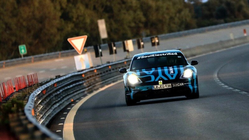 Porsche Taycan promossa ai test di durata a Nard&ograve;: 3.425 km in 24 ore
