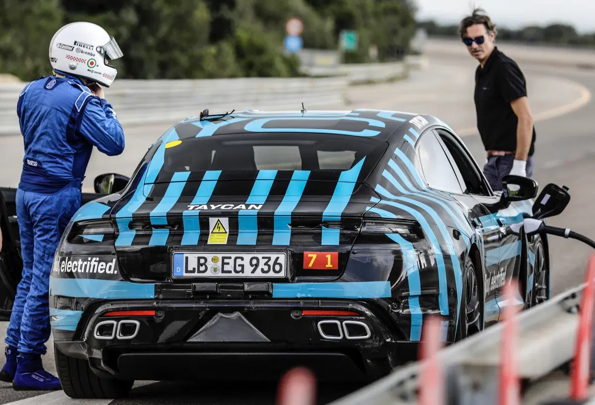 Porsche Taycan promossa ai test di durata a Nardò: 3.425 km in 24 ore (5)