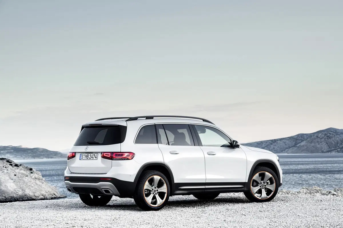 Mercedes GLB 2020: quanto costa in Germania (da 37.746 euro) (7)