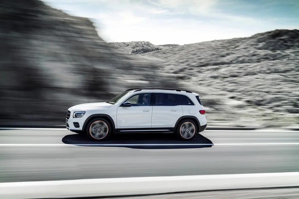 Mercedes GLB 2020: quanto costa in Germania (da 37.746 euro) (8)