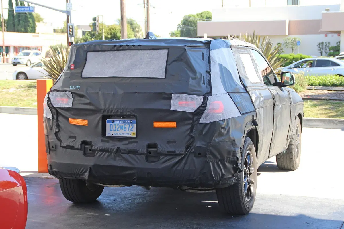Jeep Grand Cherokee: al lavoro sulla nuova generazione [Foto spia] (8)