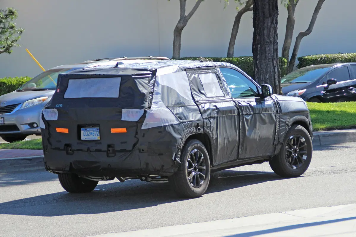 Jeep Grand Cherokee: al lavoro sulla nuova generazione [Foto spia] (6)