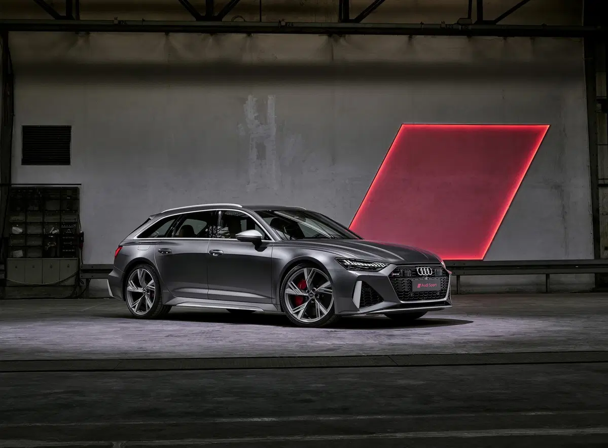 Nuova Audi RS6: la nuova generazione fa paura! [Video] EMBARGO 21 AGOSTO ORE 00:01 (6)