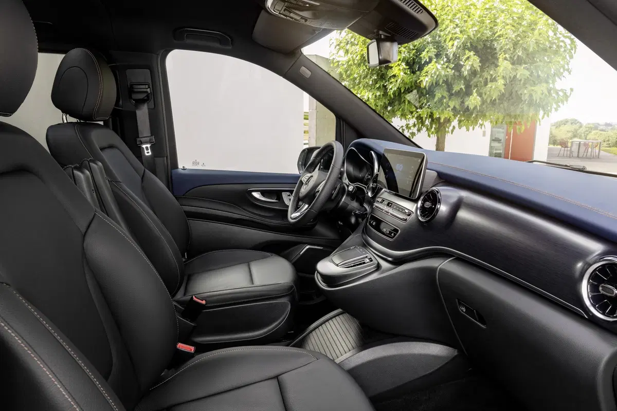 Mercedes EQV: il MPV premium diventa (anche) elettrico (5)