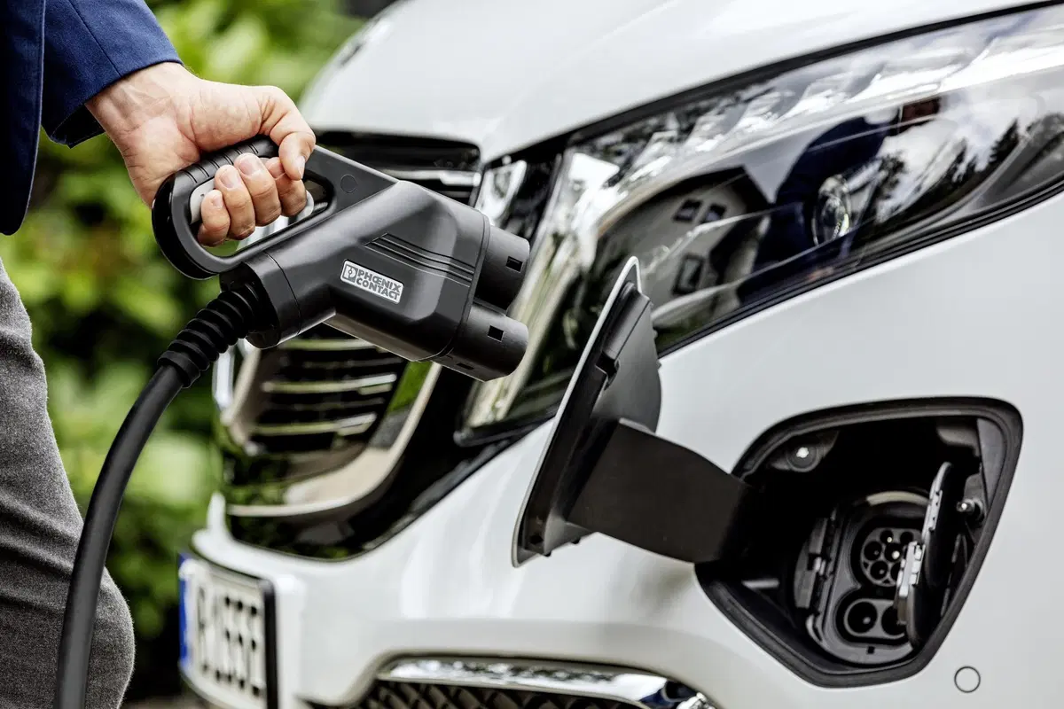 Mercedes EQV: il MPV premium diventa (anche) elettrico (2)