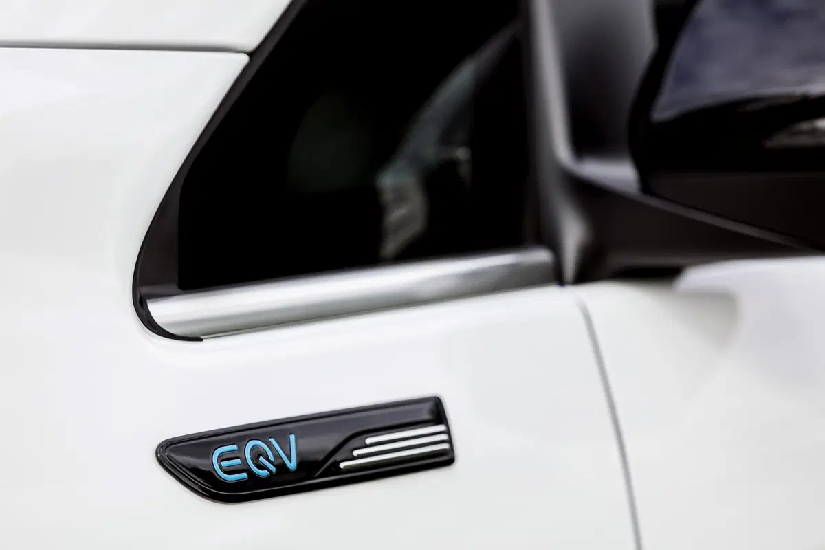 Mercedes EQV: il MPV premium diventa (anche) elettrico (5)