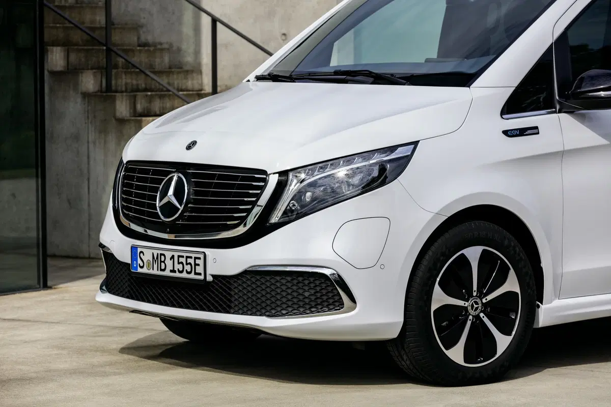 Mercedes EQV: il MPV premium diventa (anche) elettrico (8)