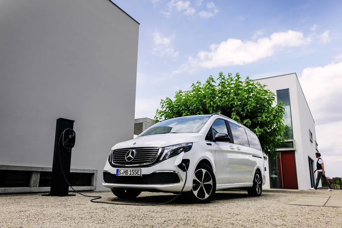 Mercedes EQV: il MPV premium diventa (anche) elettrico (13)