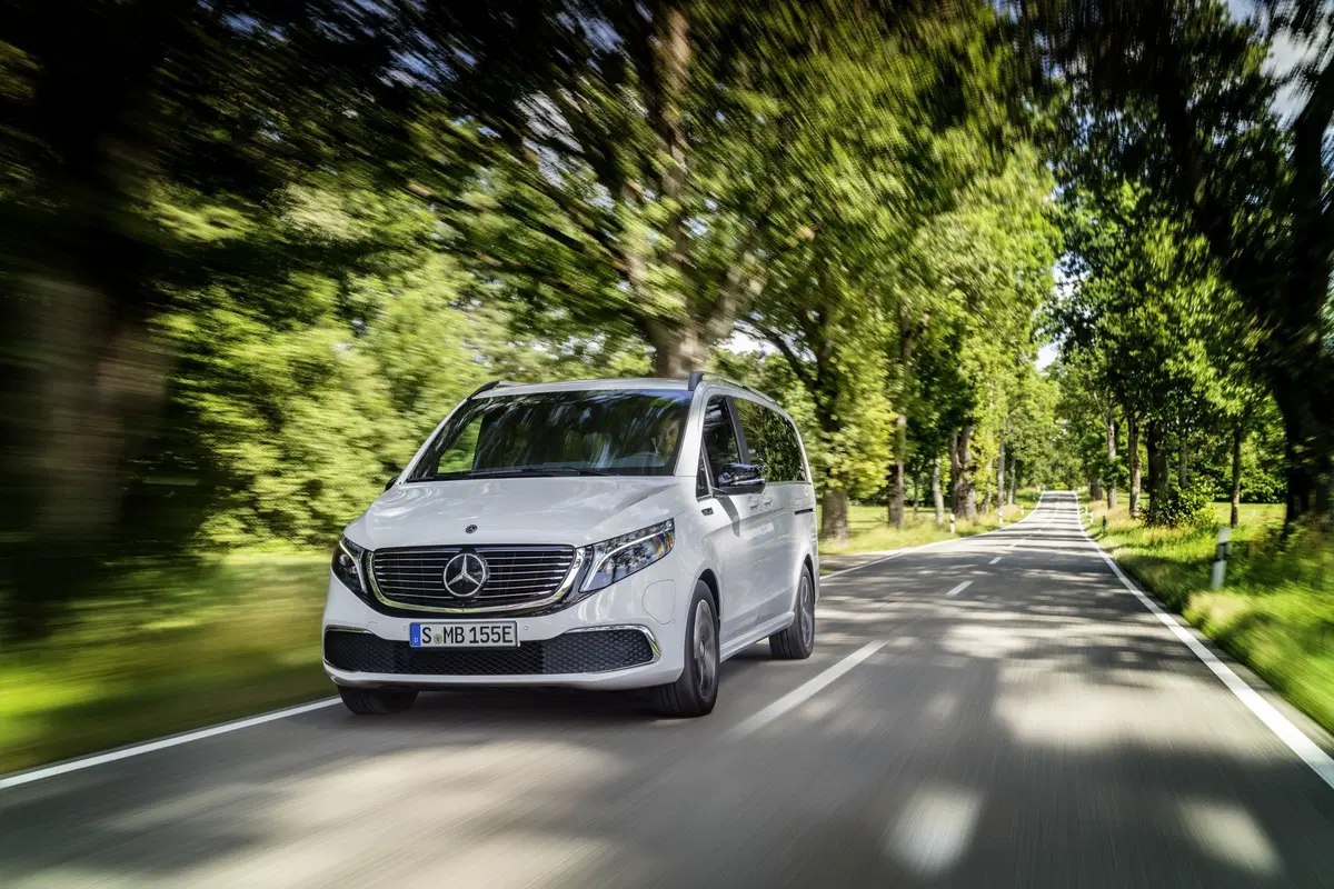 Mercedes EQV: il MPV premium diventa (anche) elettrico (4)