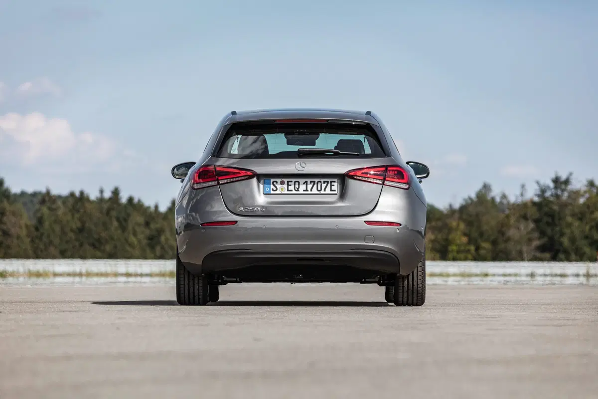 Mercedes Classe A e Classe B: ecco le 250e plugin hybrid  (10)