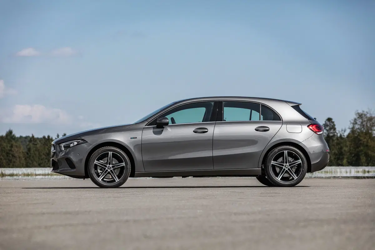 Mercedes Classe A e Classe B: ecco le 250e plugin hybrid  (9)