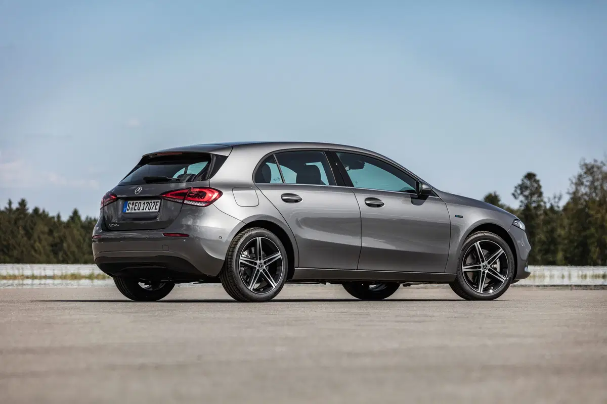 Mercedes Classe A e Classe B: ecco le 250e plugin hybrid  (12)